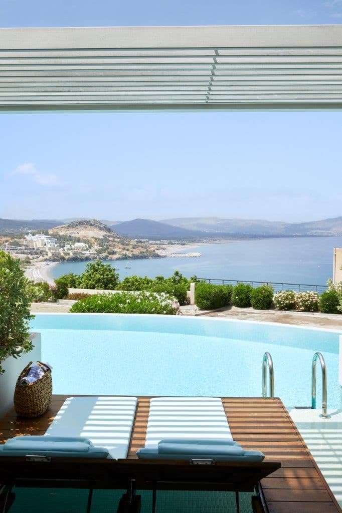 Deluxe Pool Front Sea View - Photo 12
